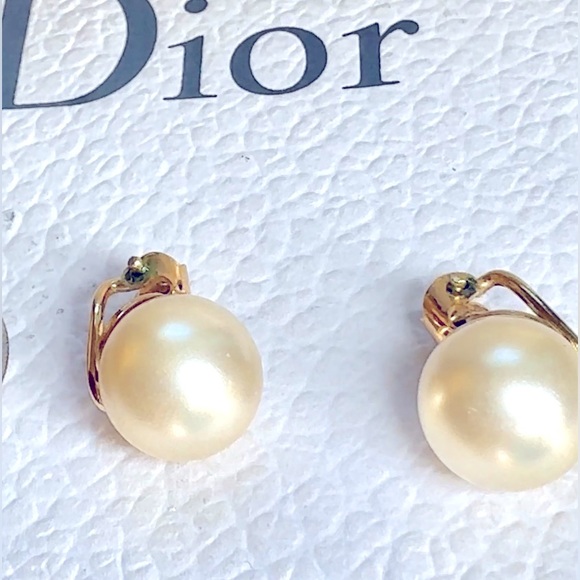 Christian Dior 100% authentic rare vintage 1960s classic pearl clip earrings - Picture 1 of 12